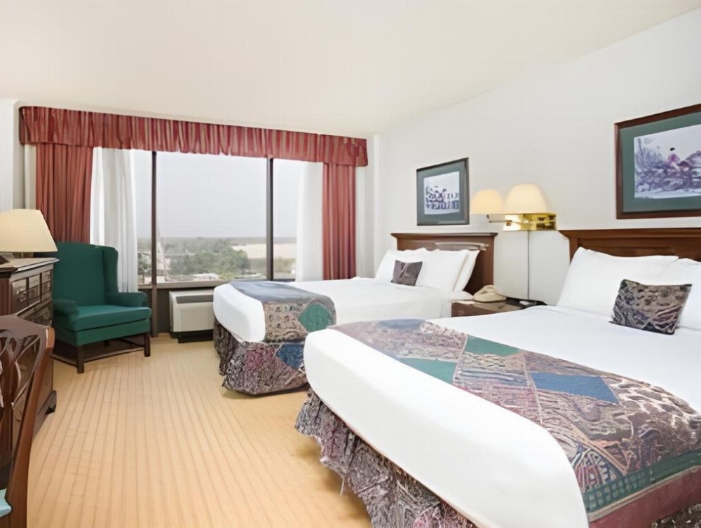 Ramada by Wyndham Augusta Downtown Hotel & Conference Center