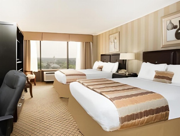 Ramada by Wyndham Augusta Downtown Hotel & Conference Center image 11